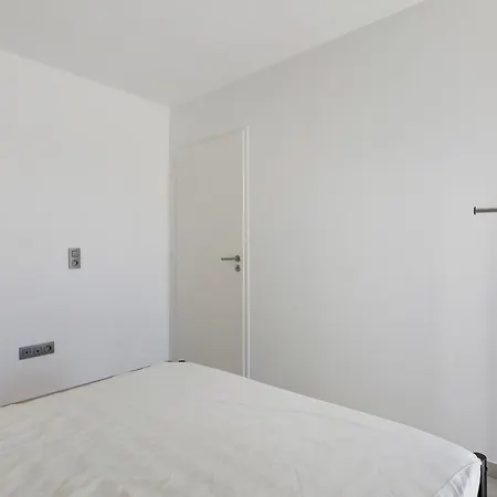 Deux Pieces Proche Lägenhet Fréjus